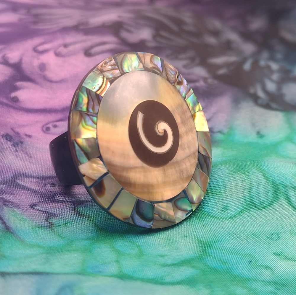 Abalone Mermaid's Ring Natural Shell - Picture 4 of 4